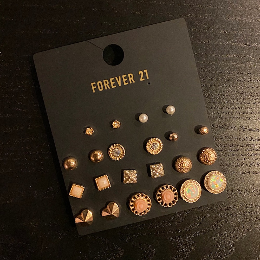Gold Stud Earrings 11 pair pk